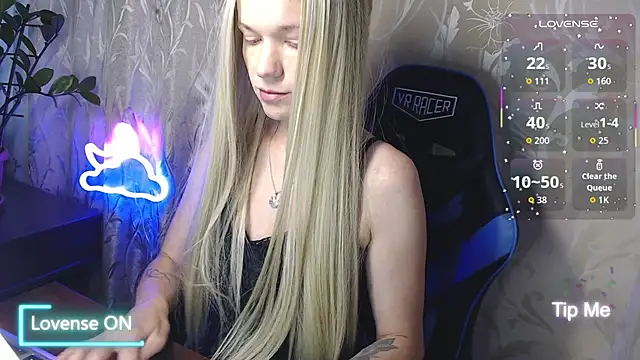 Snapshot of Shiny_Victoria chatting on 24, 7, 2026 Shiny Victoria online show from 24, 7, 2026