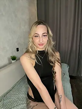 SarahAmour  online show from 25, 2, 2026