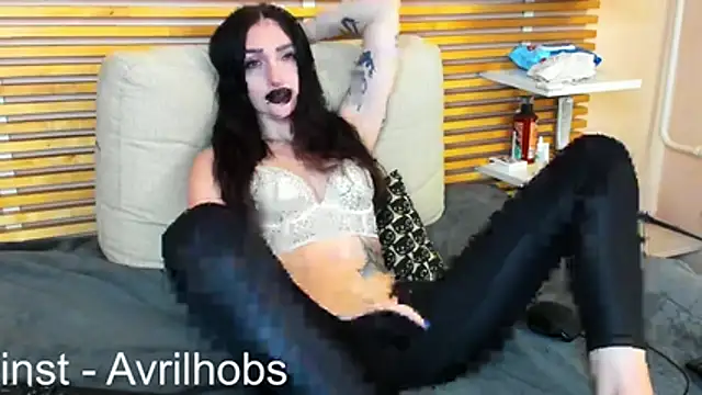 Snapshot of AvrilHobbs chatting on 4, 8, 2026 AvrilHobbs online show from 4, 8, 2026