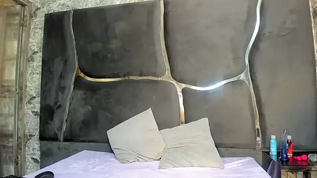 SaxxybunnyAndJayzzy online show from 25, 3, 2026