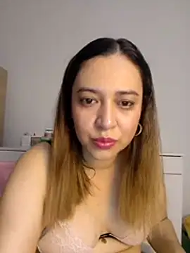 Snapshot of risitos23 chatting on 24, 6, 2026 risitos23 online show from 24, 6, 2026