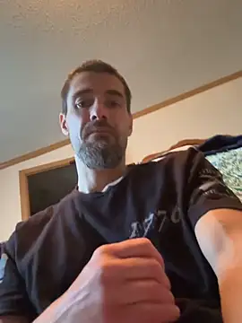 Snapshot of tommattsonn chatting on 12, 5, 2026 tommattsonn online show from 12, 5, 2026