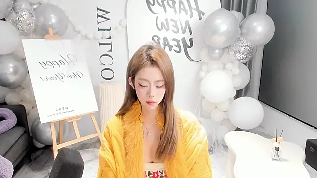 hotgirl0111 online show from 14, 2, 2026