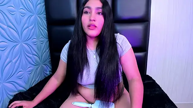 Snapshot of Lya_dubois_ chatting on 5, 2, 2026 Lya dubois online show from 5, 2, 2026