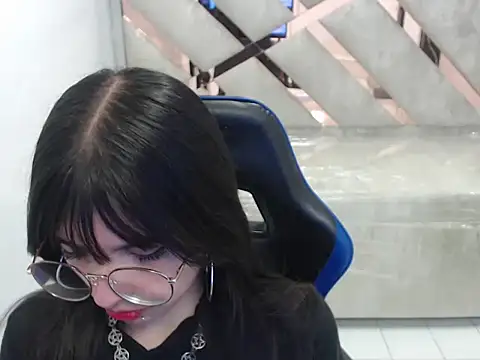 Snapshot of elizabeth_t_ chatting on 5, 2, 2026 elizabeth t online show from 5, 2, 2026