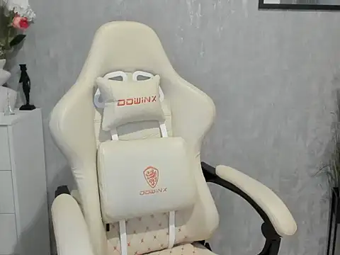 MistressMiia online show from 5, 3, 2026