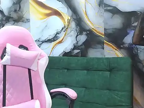 Snapshot of _weird_sativa chatting on 20, 2, 2026 weird sativa online show from 20, 2, 2026