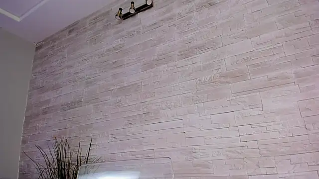 Snapshot of Ivorym00n chatting on 4, 4, 2026 Ivorym00n online show from 4, 4, 2026