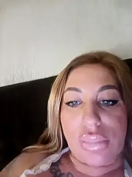 MiaMooly online show from 12, 2, 2026