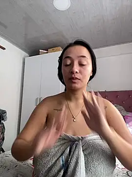 Snapshot of JulietaRiios chatting on 19, 5, 2026 JulietaRiios online show from 19, 5, 2026
