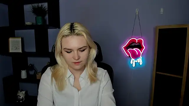 Snapshot of SweetLilyxo chatting on 2, 3, 2026 SweetLilyxo online show from 2, 3, 2026