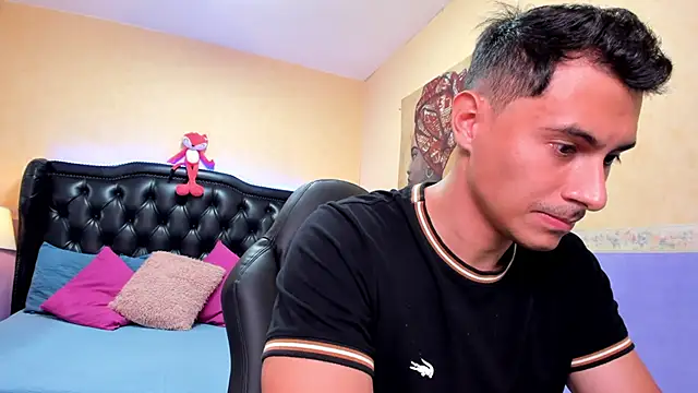 Snapshot of Mike_Conors chatting on 4, 2, 2026 Mike Conors online show from 4, 2, 2026