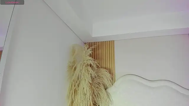 rebeca taylor online show from 4, 3, 2026