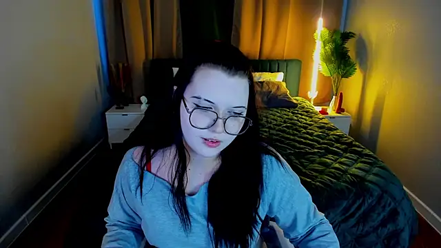 Kira G0ld online show from 4, 3, 2026