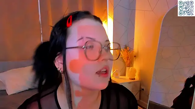 Snapshot of Kira_G0ld chatting on 3, 5, 2026 Kira G0ld online show from 3, 5, 2026