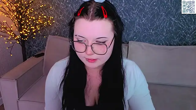 Snapshot of Kira_G0ld chatting on 5, 5, 2026 Kira G0ld online show from 5, 5, 2026