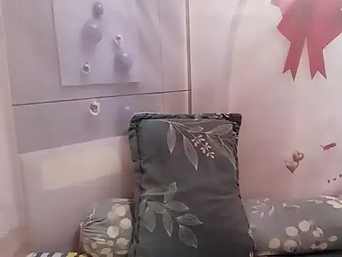 Snapshot of Hello-Kitty001 chatting on 2, 3, 2026 Hello-Kitty001 online show from 2, 3, 2026