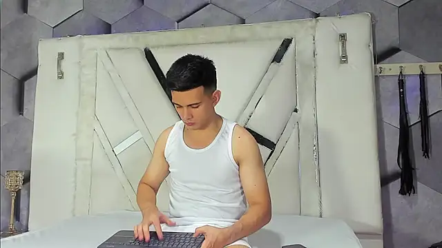 Snapshot of GoldenBoyM chatting on 10, 2, 2026 GoldenBoyM online show from 10, 2, 2026