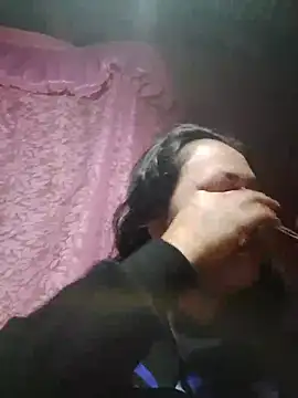 May Bombs online show from 29, 3, 2026