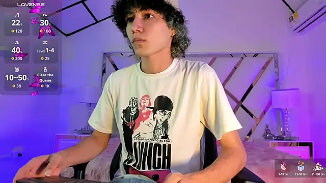 Snapshot of thanier_18 chatting on 30, 4, 2026 thanier 18 online show from 30, 4, 2026