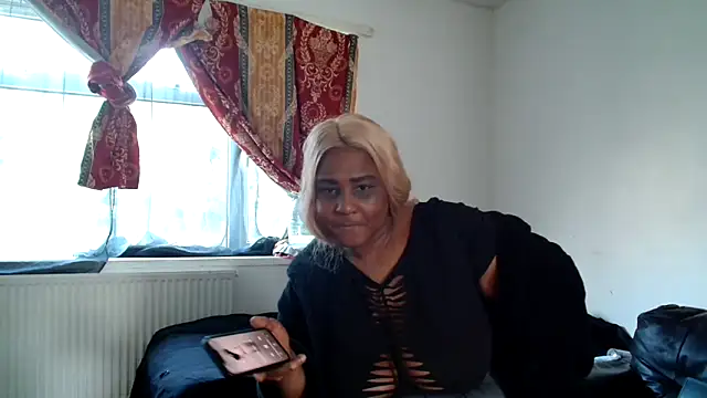 CurvySashia online show from 24, 2, 2026