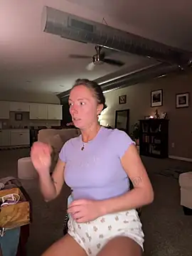 Snapshot of mooviebaby chatting on 18, 2, 2026 mooviebaby online show from 18, 2, 2026