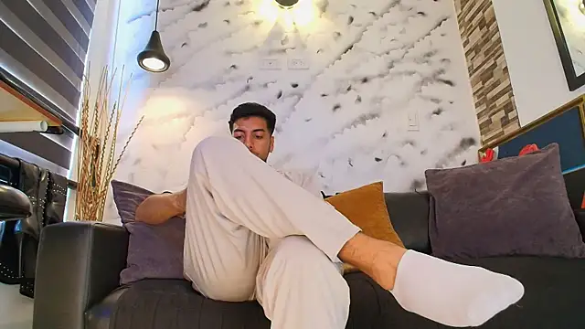 Snapshot of Max_Hornye chatting on 16, 2, 2026 Max Hornye online show from 16, 2, 2026