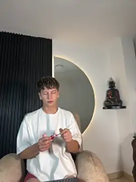 ARON LUXX online show from 7, 2, 2026