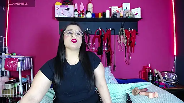 shannon queen- online show from 8, 4, 2026