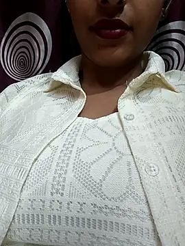 komalsharma99 online show from 26, 4, 2026