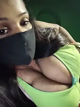 Snapshot of V-Hot-Suity chatting on 28, 7, 2026 V-Hot-Suity online show from 28, 7, 2026