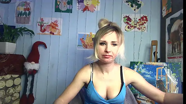 Snapshot of HarleyWidLife chatting on 9, 2, 2026 HarleyWidLife online show from 9, 2, 2026