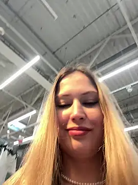 Snapshot of blonde_exe chatting on 28, 5, 2026 blonde exe online show from 28, 5, 2026