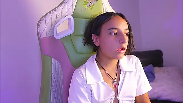  emily jonexs online show from 28, 5, 2026