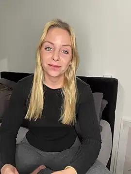 emily-becker22 online show from 18, 2, 2026