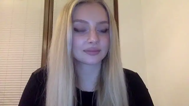 Snapshot of MayaWetDream chatting on 14, 5, 2026 MayaWetDream online show from 14, 5, 2026