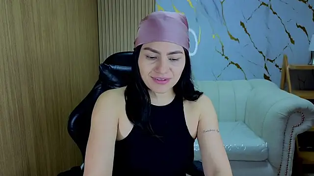 Snapshot of rox_luxury_tf chatting on 5, 7, 2026 rox luxury tf online show from 5, 7, 2026
