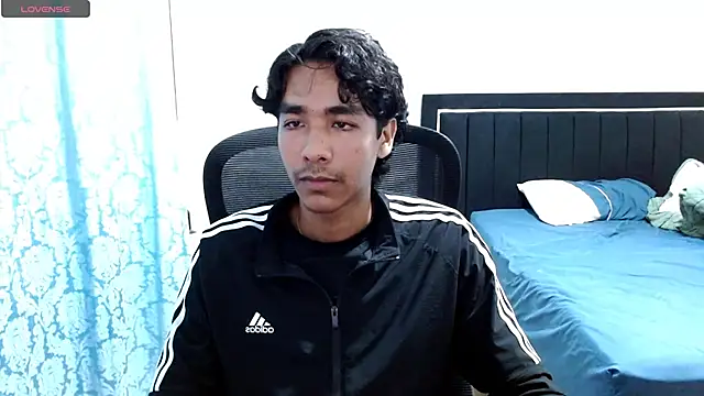 Snapshot of Pedestal_diamant chatting on 19, 4, 2026 Pedestal diamant online show from 19, 4, 2026