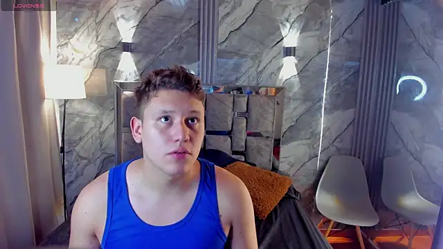 Snapshot of Manson_and_Zoe chatting on 16, 4, 2026 Manson and Zoe online show from 16, 4, 2026