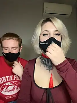 Snapshot of AllisonXAlfred chatting on 5, 2, 2026 AllisonXAlfred online show from 5, 2, 2026