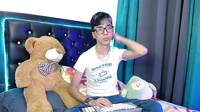 Snapshot of gabriel_x18 chatting on 12, 2, 2026 gabriel x18 online show from 12, 2, 2026