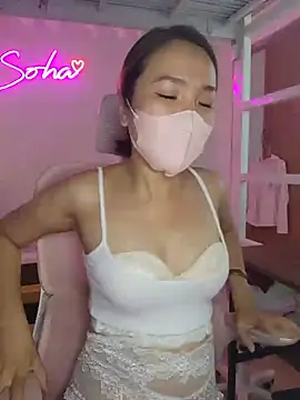 Snapshot of LucyKiss chatting on 2, 7, 2026 LucyKiss online show from 2, 7, 2026