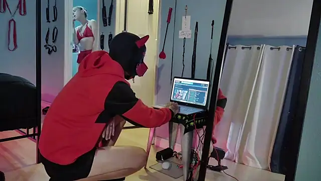 bellaskeykeeper online show from 14, 2, 2026