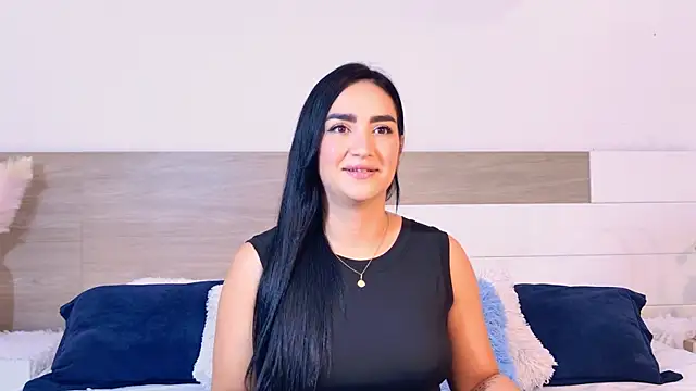 Snapshot of MaraGrief_ chatting on 10, 4, 2026 MaraGrief online show from 10, 4, 2026