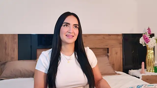 Snapshot of MaraGrief_ chatting on 11, 4, 2026 MaraGrief online show from 11, 4, 2026