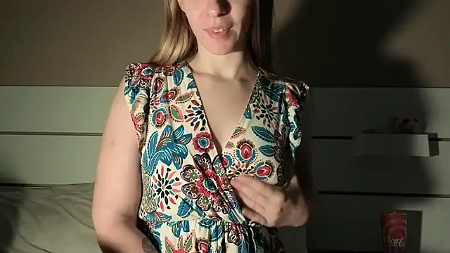 petiteetoile online show from 18, 4, 2026