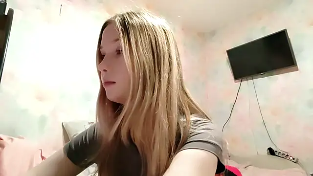 TiaBIanks online show from 6, 3, 2026