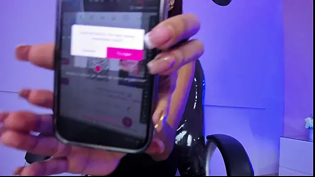 Snapshot of Emma_Hearts chatting on 6, 2, 2026 Emma Hearts online show from 6, 2, 2026