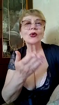 Snapshot of SophieBurns chatting on 3, 7, 2026 SophieBurns online show from 3, 7, 2026