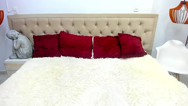 lucyscay  online show from 24, 2, 2026